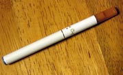 zdravotními důsledky kouření e-cigaret se zatím zabývalo jen několik studií (zdroj: wikipedia.org)